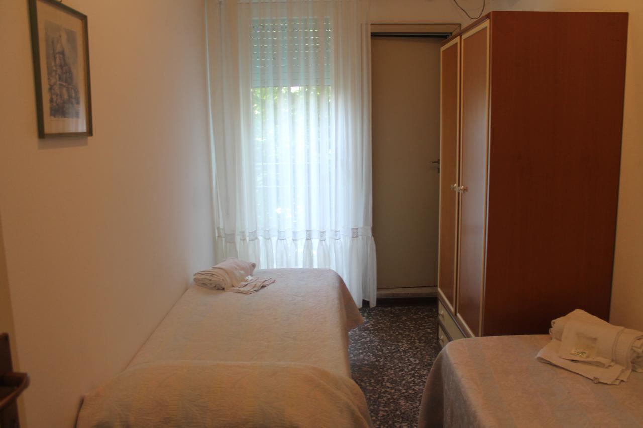Hotel Marconi Miramare Rimini Exterior photo